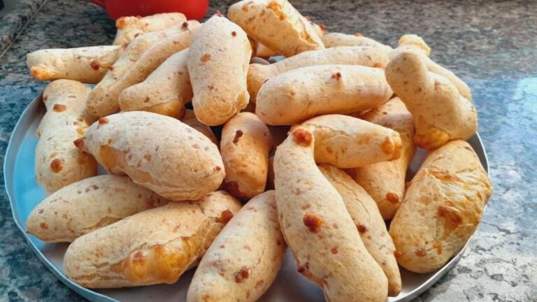 Biscoito de Polvilho temperado - Delícia de biscoito de polvilho crocante feito em casa, Prepare essa delícia para sua família.
