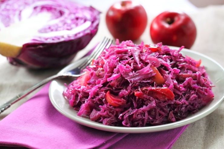 Esta compota de repolho roxo é uma opção versátil e saborosa, perfeita para acompanhar carnes de sabor marcante