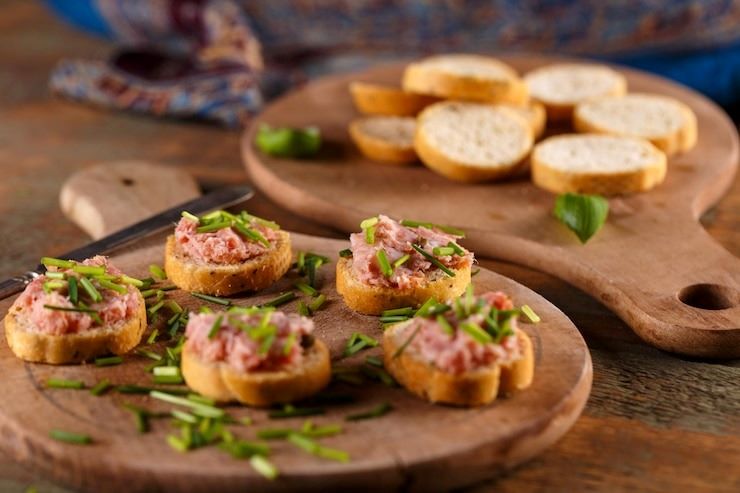 se você ainda não experimentou a deliciosa bruschetta de mortadela está perdendo uma das melhores iguarias da culinária italiana.