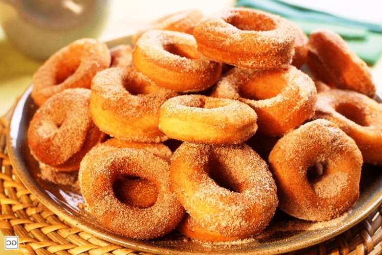 Prepare uma rosquinha recheada para o lanche ou café da manhã que vai encantar o paladar de sua família. Confia o passo a passo