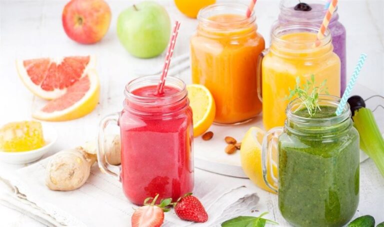 Sucos Poderosos para Fortalecer a Saúde. Vamos explorar algumas opções que combinam sabor e benefícios para a imunidade.