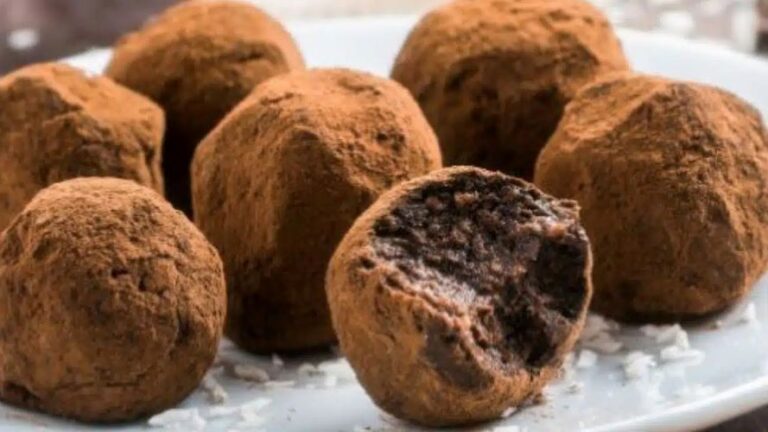 Brigadeiro Vegano. Aprenda a fazer um delicioso brigadeiro vegano com receita fácil, ingredientes acessíveis e um sabor irresistível!