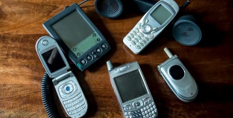 A Demanda por Celulares Menos Inteligentes e por que as empresas estão relutantes em fabricá-los? Saiba mais em nosso site